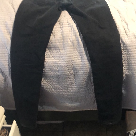 Black Levi’s Size 28 waist length 32 equivalent to a size 7 - Picture 4 of 5